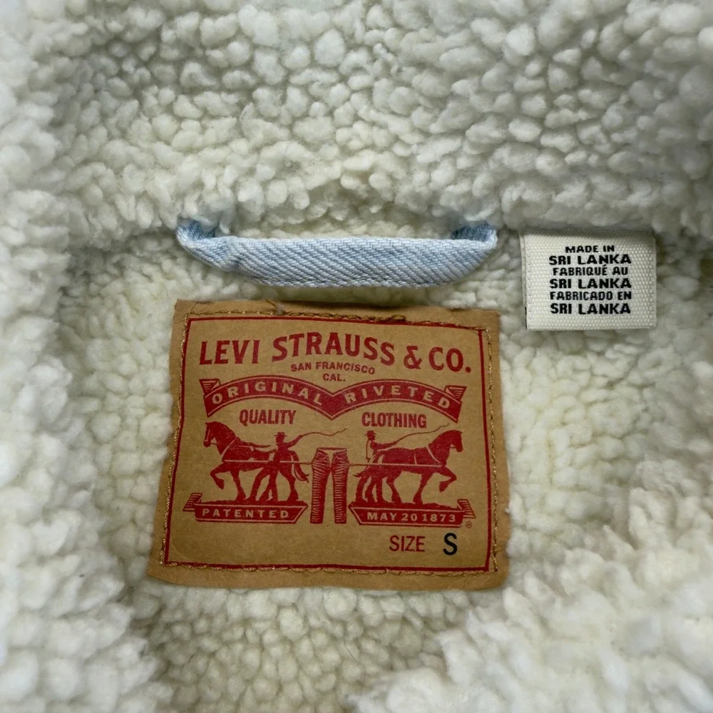 Levis Sherpa Trucker Jacket Womens S Light Wash Denim Fleece Lined Winter